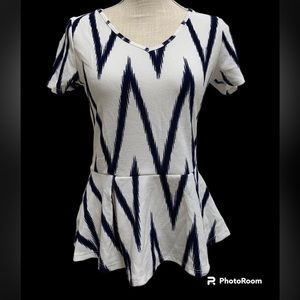 Classic Style Stretchy Short Sleeve Flare Top